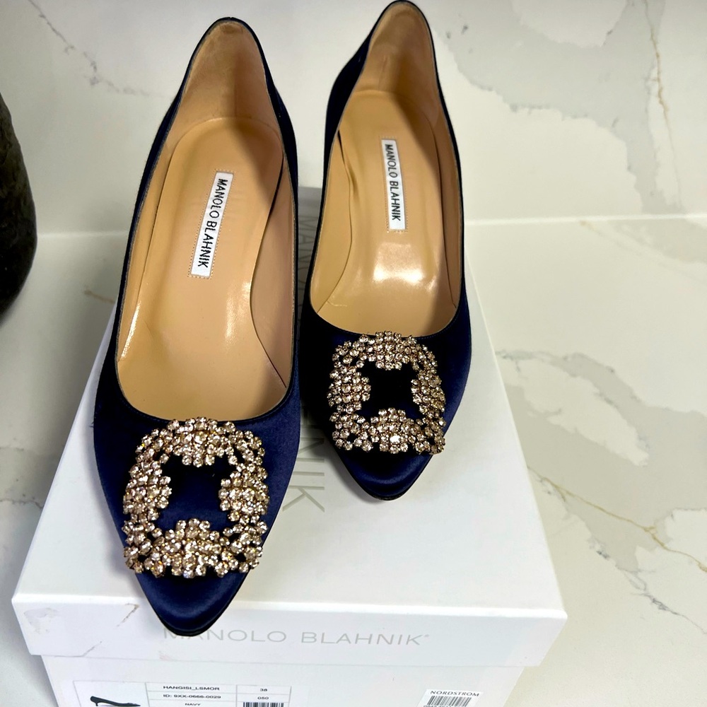 Authentic MANOLO BLAHNIK. Hangisi 50’ inch heel. - Picture 1 of 9